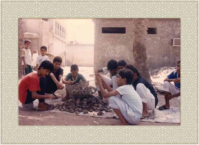 Qatif boys with oysters